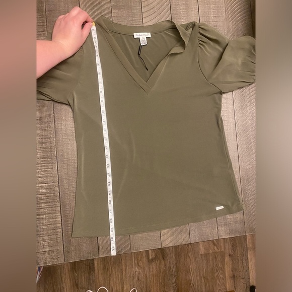 Calvin Klein green v neck blouse with puff sleeves NWOT - Picture 10 of 11